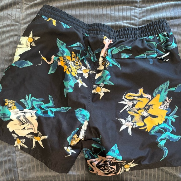 Vans shorts - Picture 2 of 3